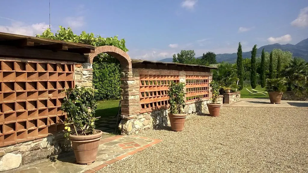 Villa In Lucques